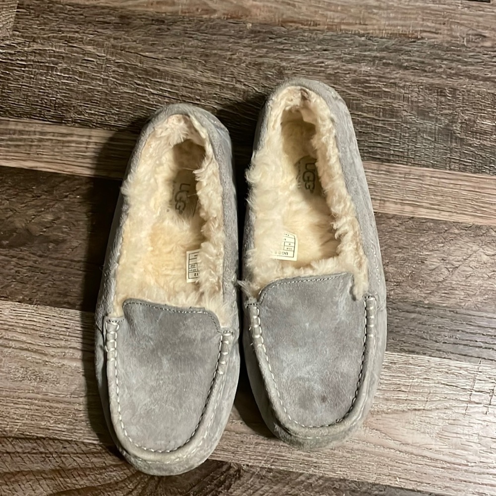 UGG Ansley Gray Moccasin Slippers. Good used condition. Size 8. See photos.